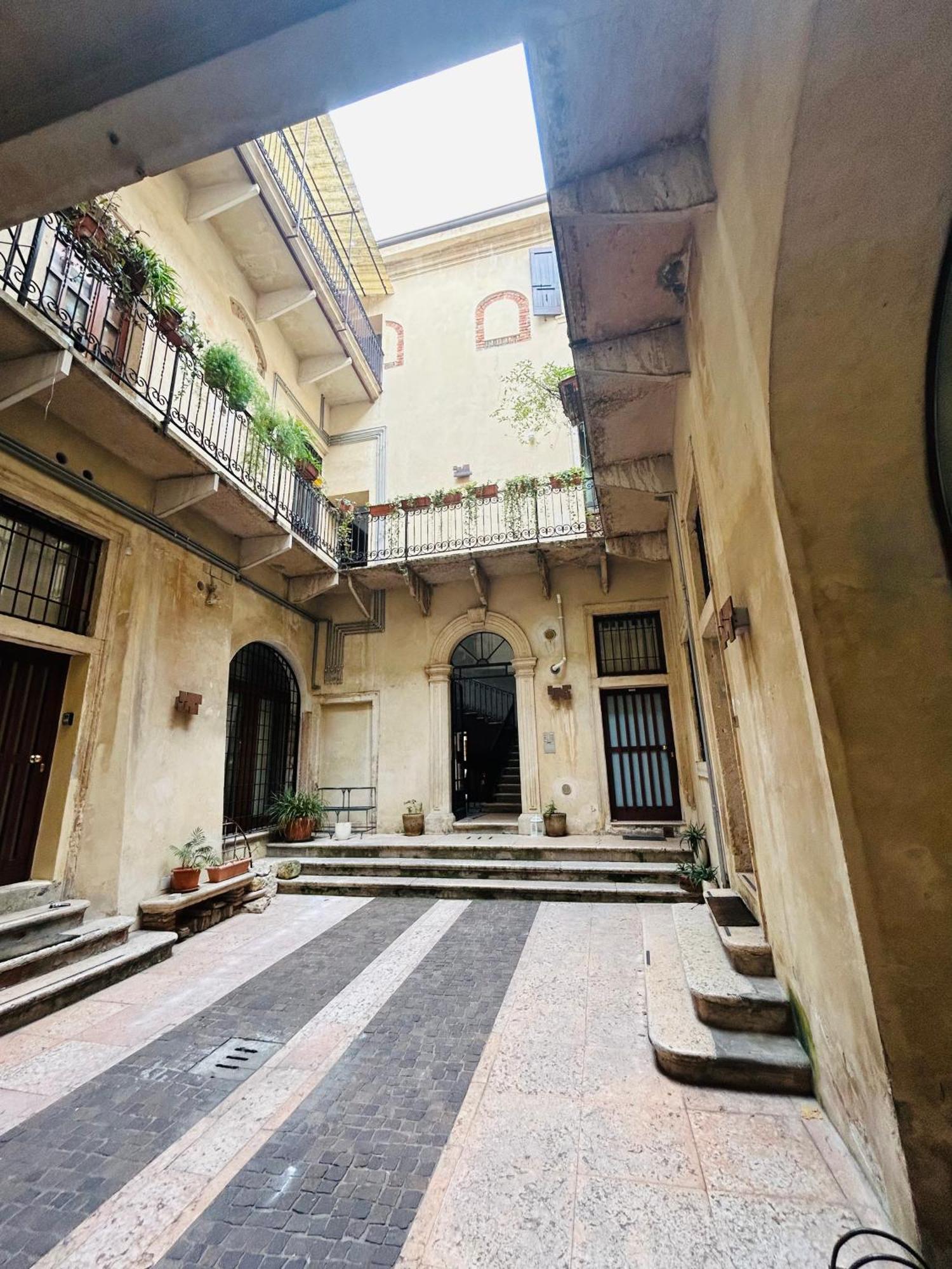 Apartament Palazzo Duomo Werona Zewnętrze zdjęcie
